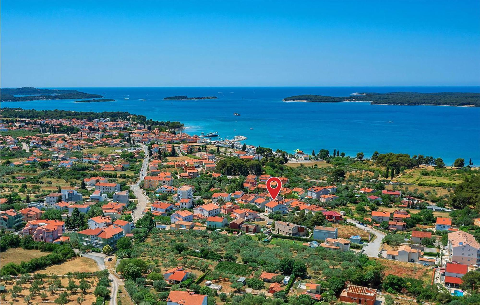 Gorgeous Apartment In Fazana With Wifi Exterior photo