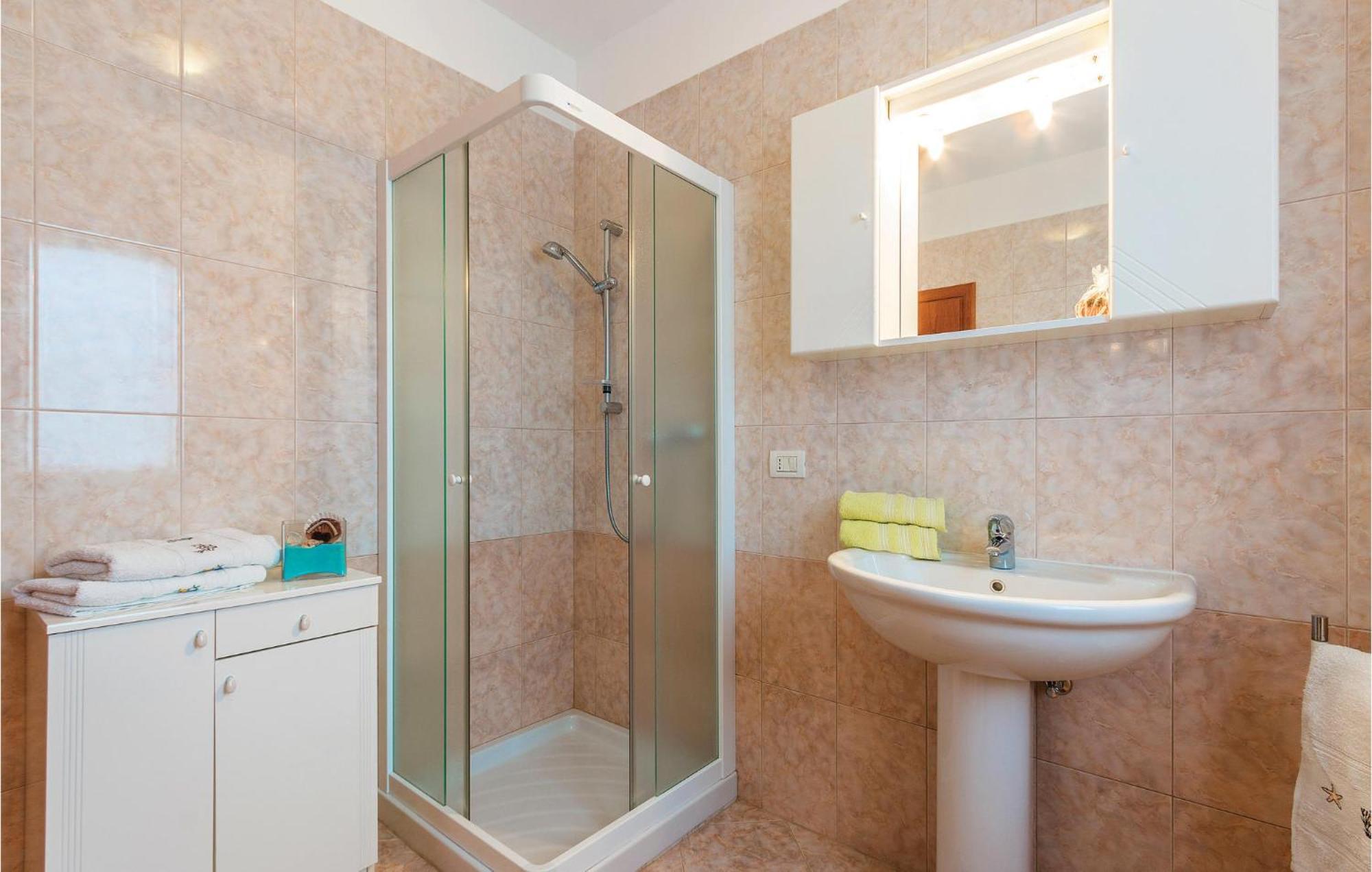 Gorgeous Apartment In Fazana With Wifi Exterior photo